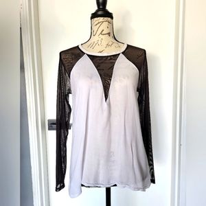 Silence + Noise Urban Outfitters Black & White Mesh‎ Blouse Size M